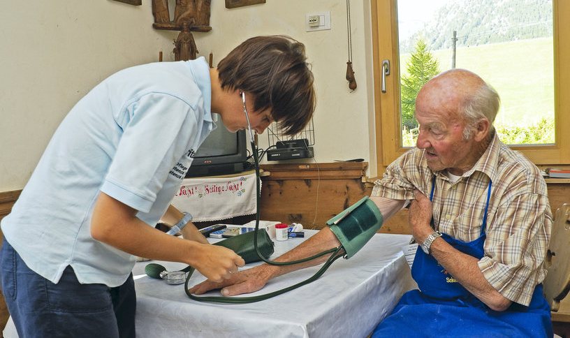 Pozzuoli, più assistenza domiciliare per gli anziani