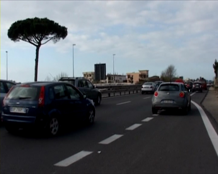 Statale 7 quater via Domitiana limitazioni al traffico dal 22 settembre al 24 ottobre, lo riferisce l’Anas