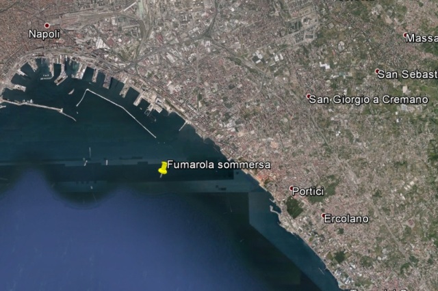 Vesuvio, un soffione sottomarino al centro del golfo di Napoli