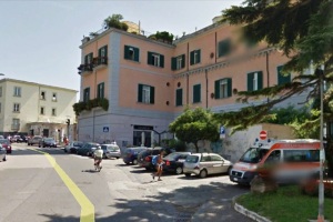 La palazzina ex albergo ed ex Caserma dei Carabinieri di Pozzuoli
