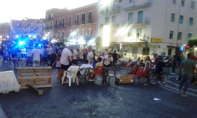 Rivolta dei “lidi” di via Napoli. I “gestori” contro Figliolia