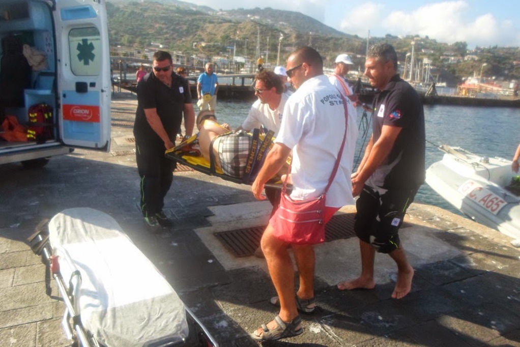 Baia, tragedia sfiorata su gommone