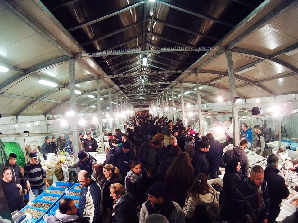 Mercato ittico di Pozzuoli inizia la 24 ore di vendita no stop!