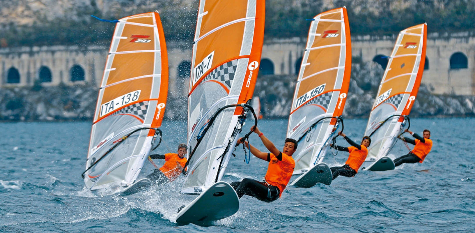 Windsurf, a Pozzuoli la prima tappa della Coppa Italia