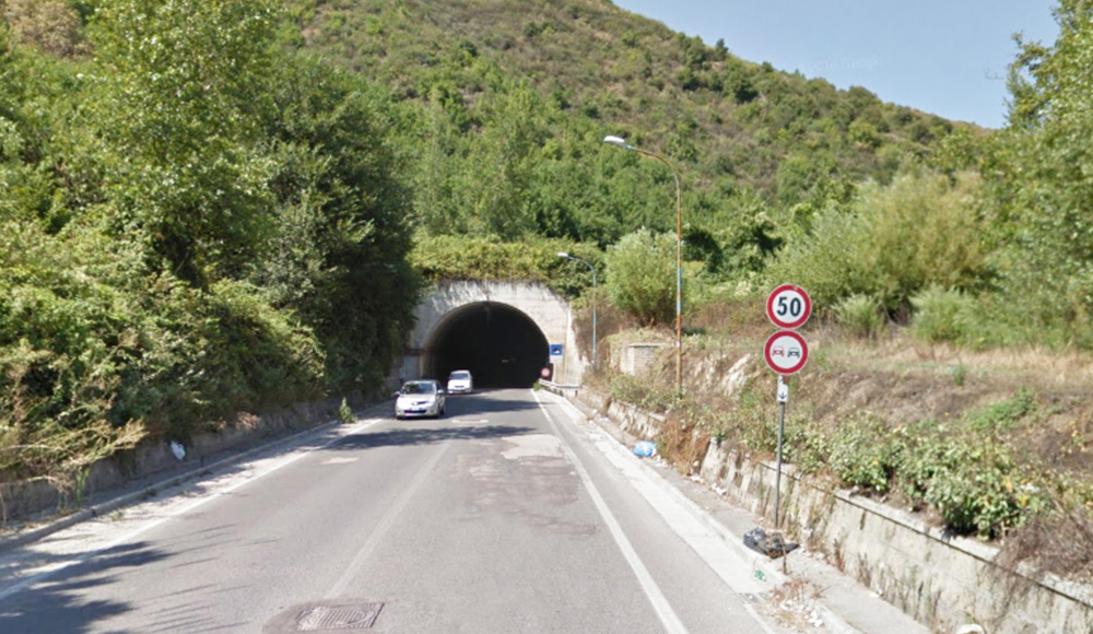 Lavori agli impianti di ventilazione, chiude per 10 ore il tunnel del Monte Corvara