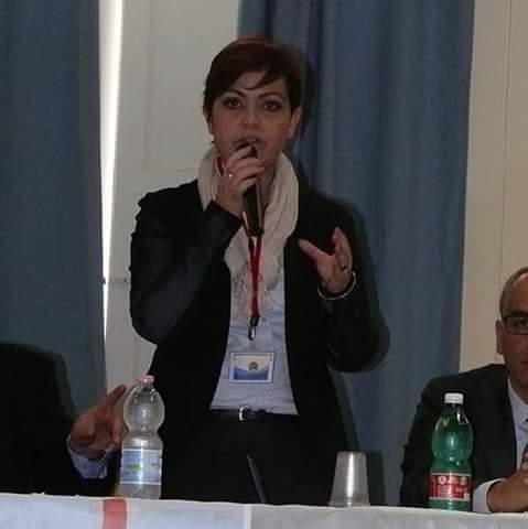 “A Bacoli stanno per chiudere i servizi sociali”, l’allarme dell’ex consigliere Monica Carannante