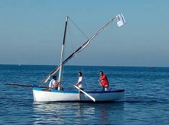 Bacoli, gozzo a vela latina, successo per il varo del S.Michele Arcangelo