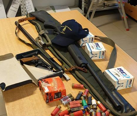 POZZUOLI/ Bracconiere sorpreso senza licenza di porto d’armi: sequestrati fucile e cartucce
