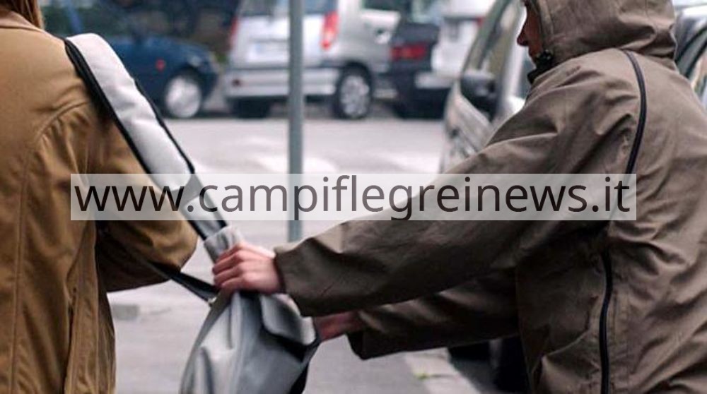 BACOLI: Rapinano anziano mentre preleva al bancomat. 2 persone arrestate dai Carabinieri