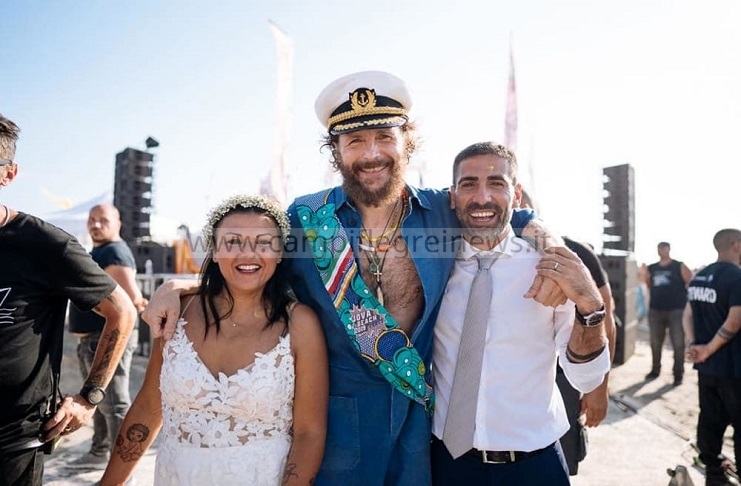 La bacolese Cristina e il puteolano Agostino, uniti in matrimonio da Jovanotti sabato scorso|FOTO