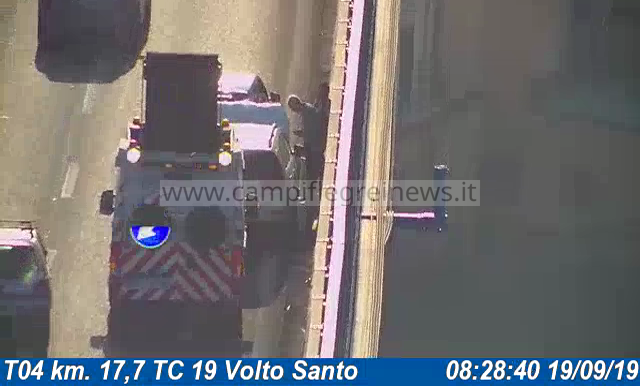 ULTIMORA/ Incidente sulla Tangenziale, auto bloccata e traffico in direzione Napoli
