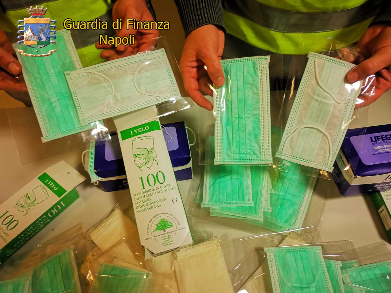 VARCATURO/ Sequestrate 10mila mascherine, vendute con rincari del 6150%, in una parafarmacia – LE FOTO
