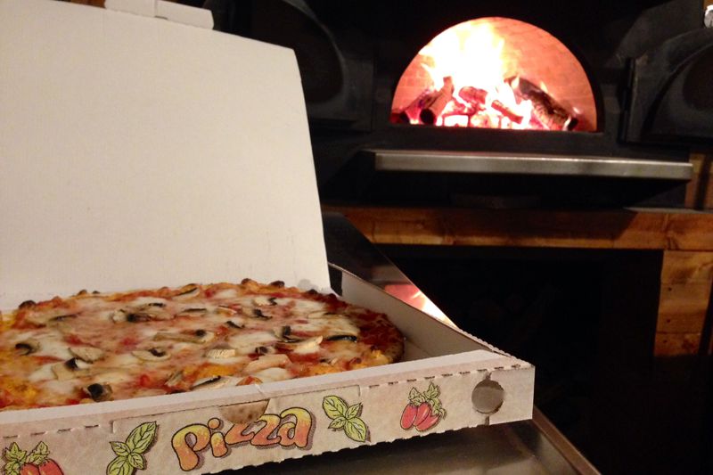 LAGO PATRIA/ “Ci sono pizzerie che consentono il ritiro al locale alla gente delle pizze”