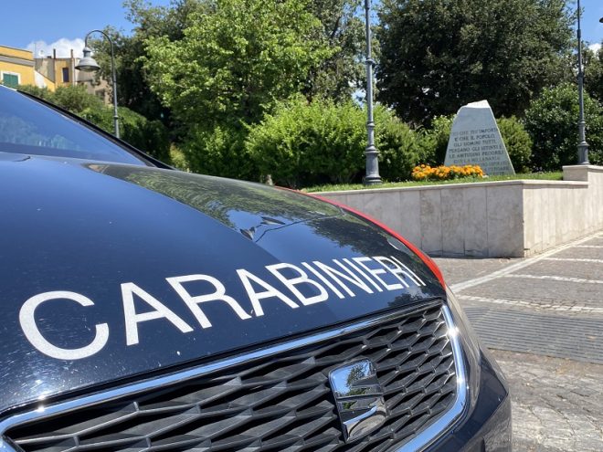 Camorra a Pozzuoli, i carabinieri arrestano due persone per estorsione